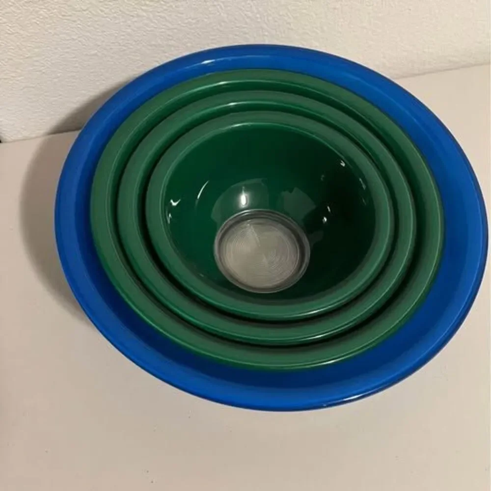 Vintage PYREX nesting clear bottom mixing bowls